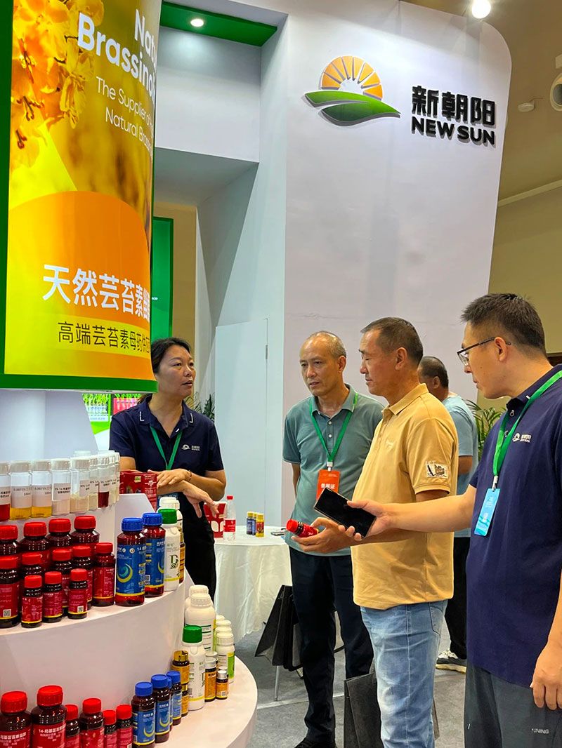 新朝陽綠色生物科技亮相西部植?！半p交會(huì)”與第八屆綠色農(nóng)藥博覽會(huì)